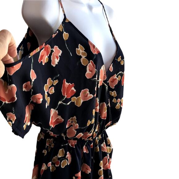 ASTR Off Shoulder with Spaghetti Straps Multi Color Floral Romper size M - Picture 4 of 9